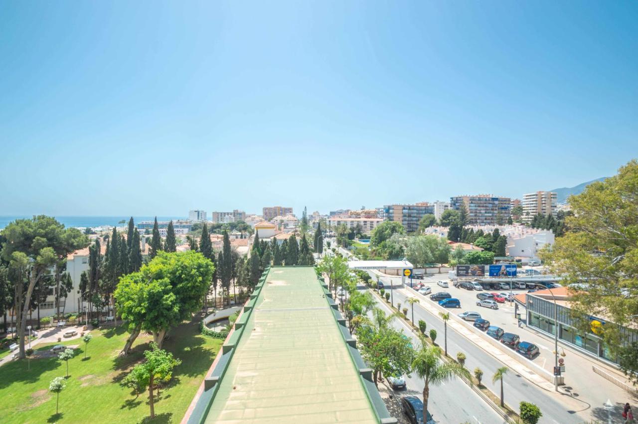 El Rocío en la playa de Cariluela Torremolinos Exterior foto
