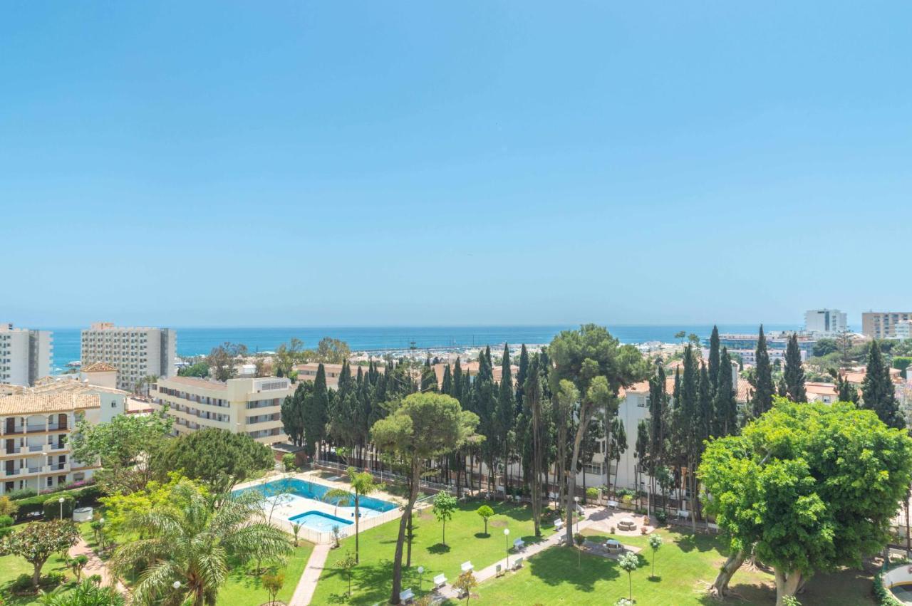 El Rocío en la playa de Cariluela Torremolinos Exterior foto