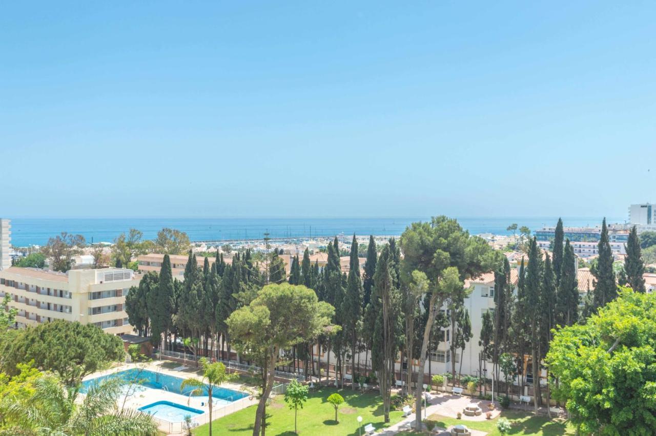 El Rocío en la playa de Cariluela Torremolinos Exterior foto