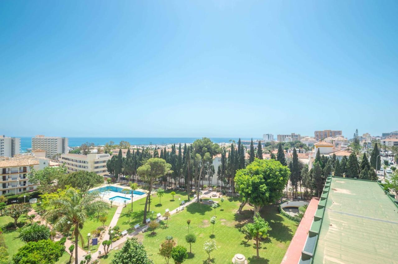 El Rocío en la playa de Cariluela Torremolinos Exterior foto